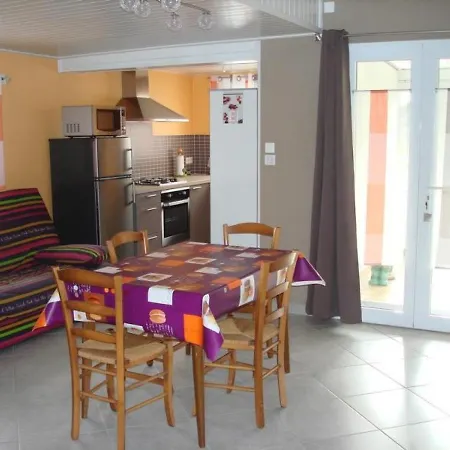 Nyaraló House L'essart *